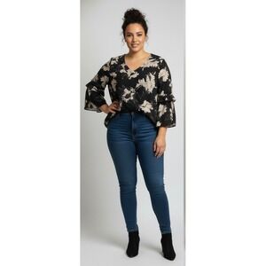 Loveriche Women's Plus Size 1X Black Floral Top Bell Sleeve Detail